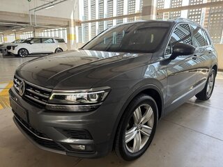 2021 Volkswagen Tiguan II Рестайлинг, серый, 2099100 рублей, вид 2