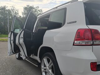 2010 Toyota Land Cruiser 200 Series, белый, 3100000 рублей, вид 5