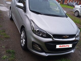 2019 Chevrolet Spark IV Рестайлинг, серебристый, 1300000 рублей, вид 3