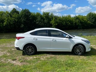2021 Hyundai Solaris II Рестайлинг, белый, 1890000 рублей, вид 2