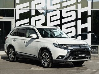 2018 Mitsubishi Outlander III Рестайлинг 3, белый, 2049000 рублей, вид 1