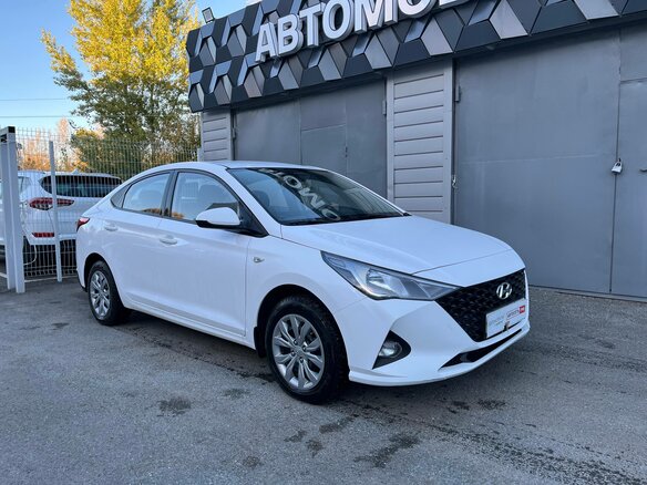 2022 Hyundai Solaris II Рестайлинг, белый, 1546777 рублей - вид 4