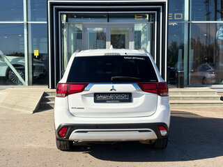 2021 Mitsubishi Outlander III Рестайлинг 3, белый, 2225000 рублей, вид 5