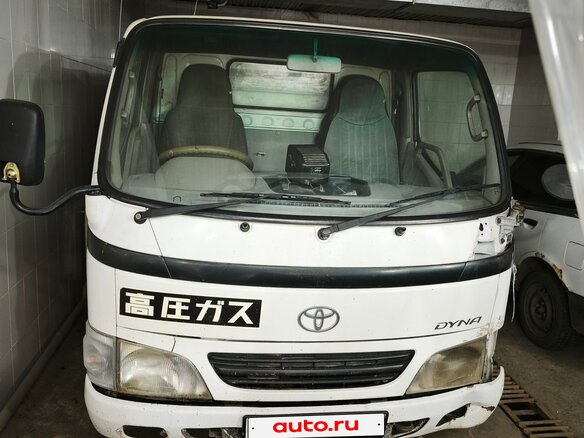 2002 Toyota Dyna, белый, 810000 рублей
