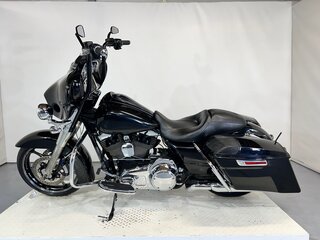 2015 Harley-Davidson Street Glide, чёрный, 899000 рублей, вид 2