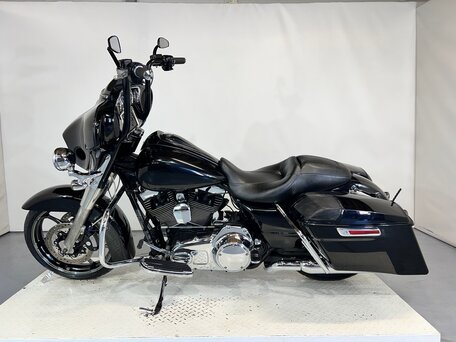 2015 Harley-Davidson Street Glide, чёрный, 899000 рублей, вид 2