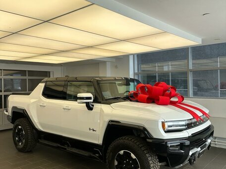 2023 GMC Hummer EV, белый, 12500000 рублей, вид 3