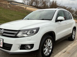 2013 Volkswagen Tiguan I Рестайлинг, белый, 1375000 рублей, вид 1