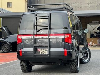 2023 Mitsubishi Delica D:5 I Рестайлинг, чёрный, 2500444 рублей, вид 4