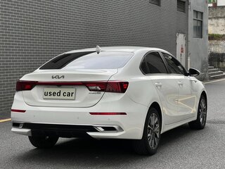2022 Kia K3 II (China Market) Рестайлинг, белый, 1324000 рублей, вид 4
