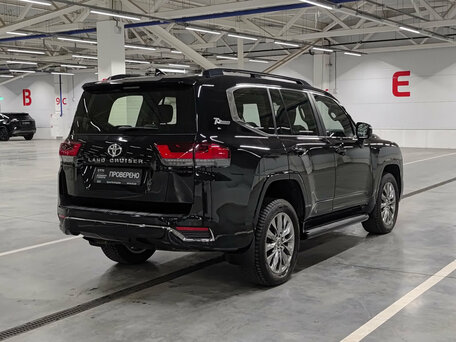 2021 Toyota Land Cruiser 300 Series, чёрный, 7700000 рублей, вид 5