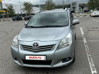 2010 Toyota Verso I, серый, 750000 рублей, вид 1