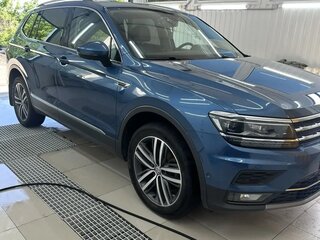 2020 Volkswagen Tiguan Allspace II, синий, 3400000 рублей, вид 1