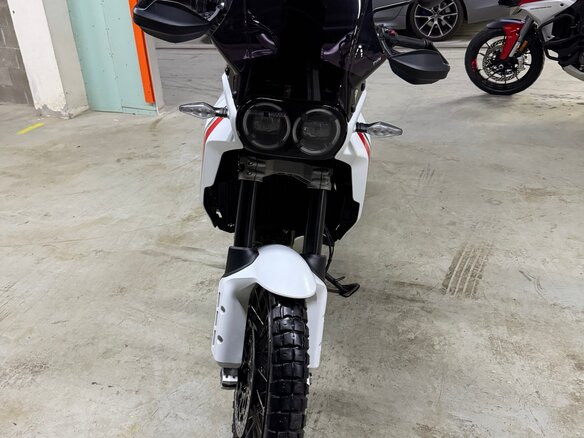 2025 Ducati DesertX, белый, 1250000 рублей - вид 4