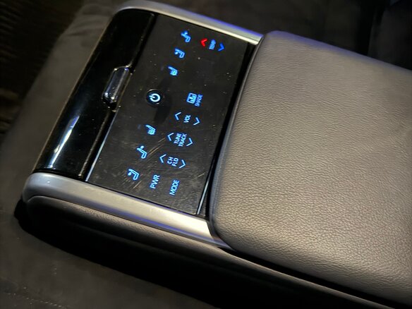 2019 Toyota Camry VIII (XV70), чёрный, 2950000 рублей - вид 11
