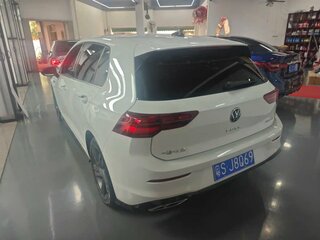 2023 Volkswagen Golf VIII, серый, 1780000 рублей, вид 4
