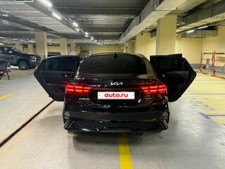 2021 Kia Forte III Рестайлинг, чёрный, 1850000 рублей, вид 4