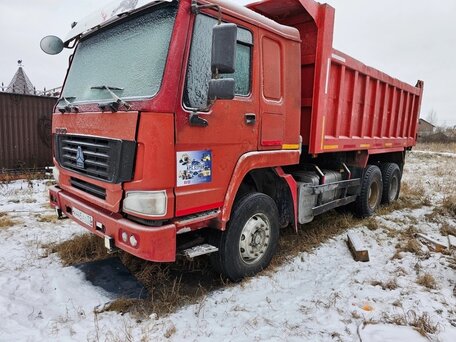 2007 Sinotruk Howo ZZ3327, красный, 1000000 рублей, вид 3