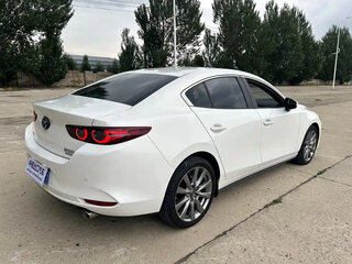 2023 Mazda 3 Axela IV (BP), белый, 1640100 рублей, вид 4