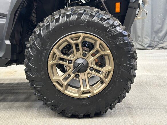 2026 BRP Can-Am Outlander MAX 1000R LTD, синий, 2575000 рублей - вид 12