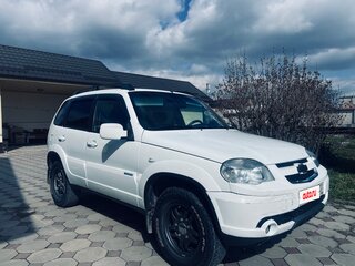 2012 Chevrolet Niva I Рестайлинг, белый, 525000 рублей, вид 1