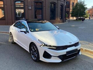 2021 Kia K5 III, белый, 3600000 рублей, вид 1