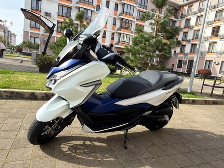 2019 Honda Forza, белый, 550000 рублей, вид 3