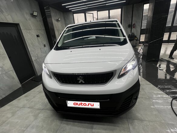 2022 Peugeot Expert III, белый