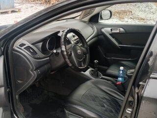 2010 Kia Cerato 5-speed II, чёрный, 500000 рублей, вид 3