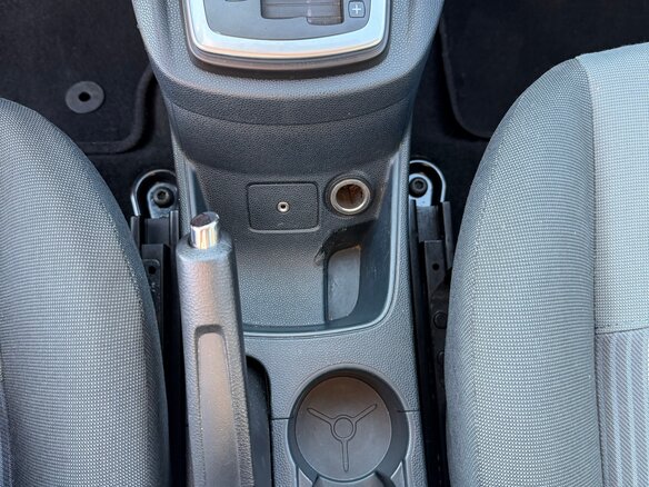 2009 Ford Fiesta Mk6, красный - вид 31