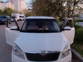 2012 Skoda Fabia II Рестайлинг, белый, 585000 рублей, вид 3