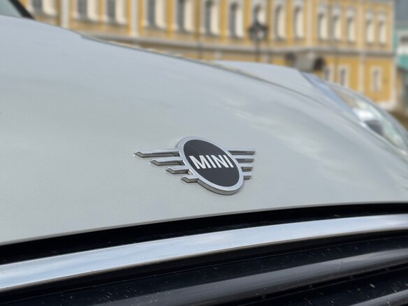 2020 Mini Hatch Cooper III (F55/F56) Рестайлинг, серый, 1425000 рублей - вид 14