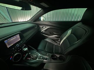 2018 Chevrolet Camaro 8-speed VI Рестайлинг, синий, 3700000 рублей, вид 4