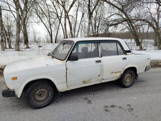 2004 Lada (ВАЗ) 2105, белый, 70000 рублей, вид 3
