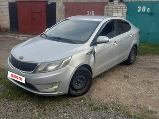 2013 Kia Rio III, серебристый, 450000 рублей, вид 1