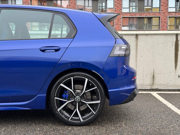 2021 Volkswagen Golf R VIII, синий, 3800000 рублей - вид 15