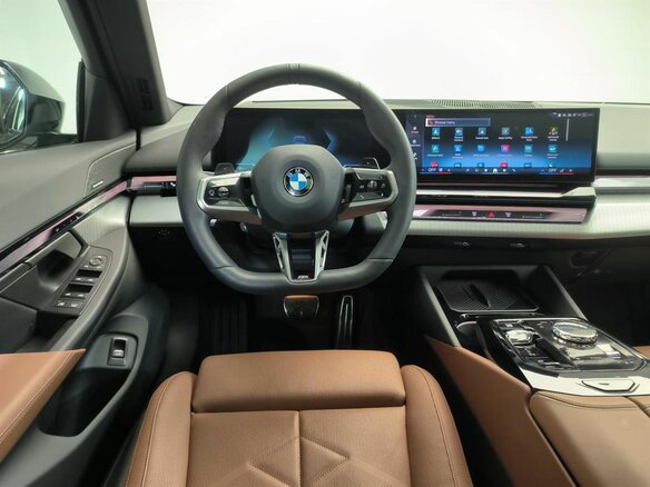 2025 BMW 5 серии 530i xDrive VIII (G60/G61/G68), чёрный, 9990000 рублей - вид 14