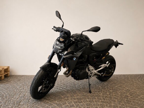 2025 BMW F 900 R, чёрный, 1230000 рублей - вид 1