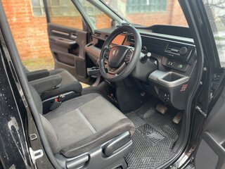 2017 Honda Stepwgn V Рестайлинг, чёрный, 2100000 рублей, вид 5