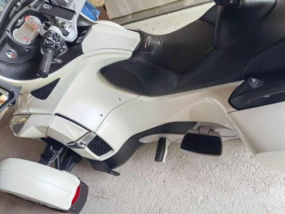 2011 BRP Can-Am Spyder, белый, 1500000 рублей - вид 20