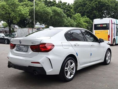 2023 BMW 1 серии 120i III (F52) Рестайлинг, белый, 1440000 рублей, вид 4