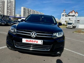 2011 Volkswagen Touareg II, чёрный, 2150000 рублей, вид 2
