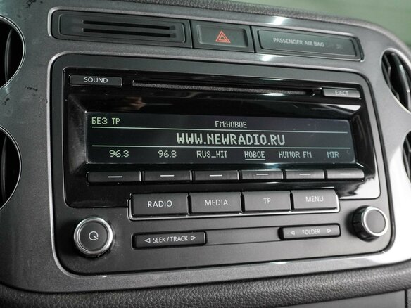 2011 Volkswagen Tiguan I Рестайлинг, чёрный, 1229000 рублей - вид 12