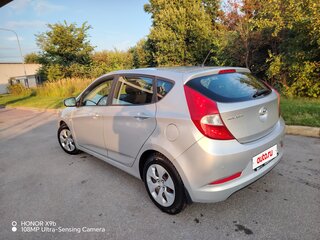 2016 Hyundai Solaris I Рестайлинг, серебристый, 800000 рублей, вид 3