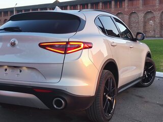2020 Alfa Romeo Stelvio I Рестайлинг, серебристый, 2800000 рублей, вид 2