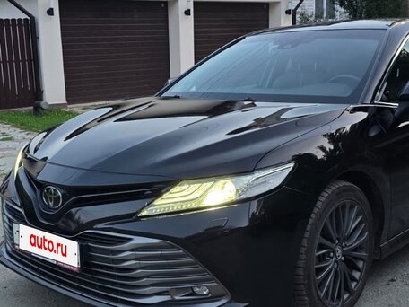 2020 Toyota Camry VIII (XV70), чёрный, 2900000 рублей, вид 2