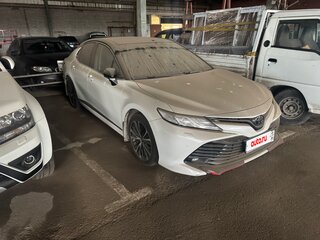 2021 Toyota Camry VIII (XV70), белый, 3350000 рублей, вид 3