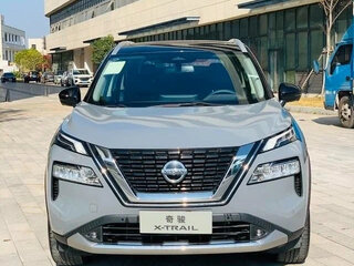 2024 Nissan X-Trail IV, серебристый, 4900000 рублей, вид 2