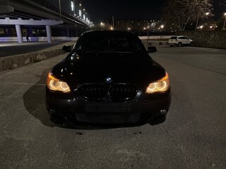 2004 BMW 5 серии 525i V (E60/E61), чёрный, 1470000 рублей, вид 1