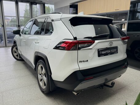 2020 Toyota RAV4 V (XA50), белый, 2560000 рублей, вид 4